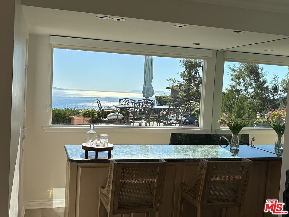 ACUUページ 23255 W Paloma Blanca Dr, Malibu, CA 90265 | Zillow
