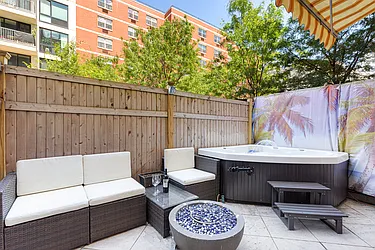 Rented by R New York