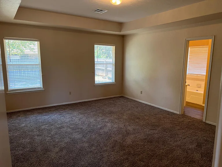 1812 Brittany Ln — Photo 5