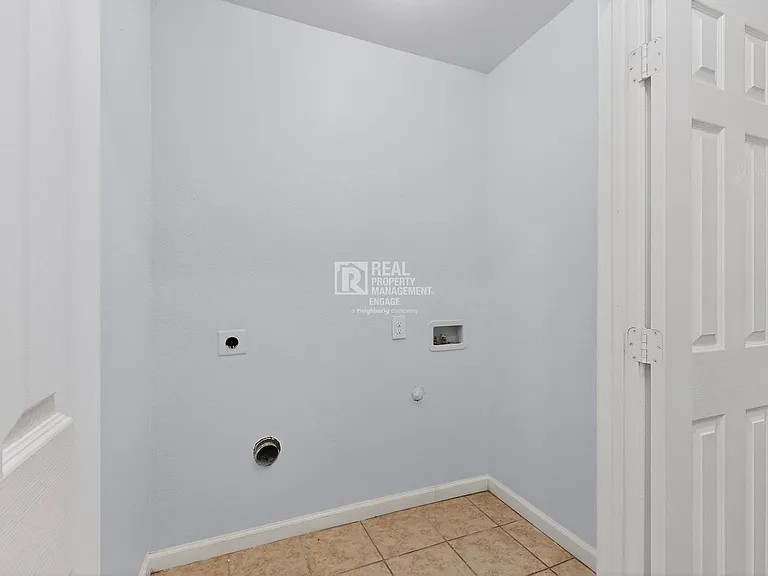 5217 Aberdean Trl — Photo 32