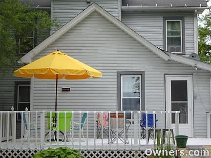 view of upper deck back of house