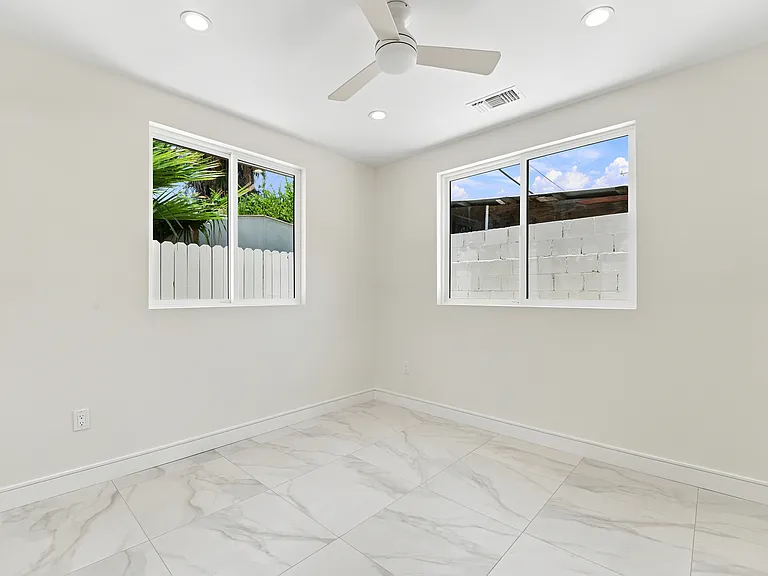 19008 Hartland St #913S38 — Photo 11