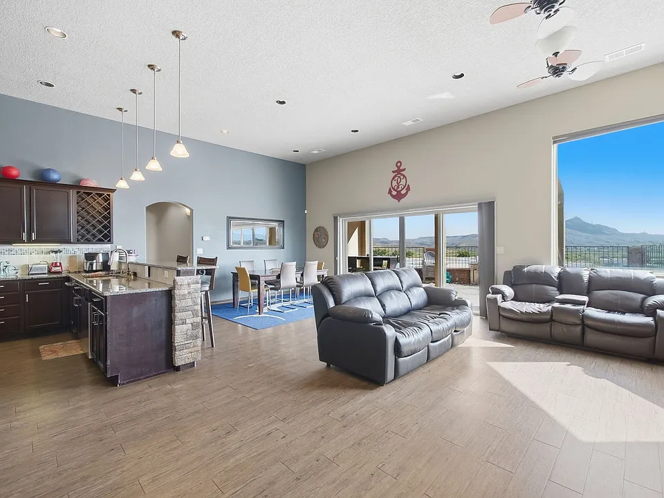 206 Tierra Verde Cir