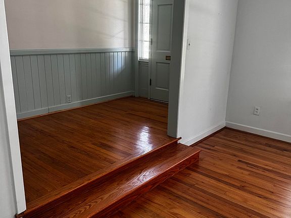 2nd image of 103 Pinetree Cir