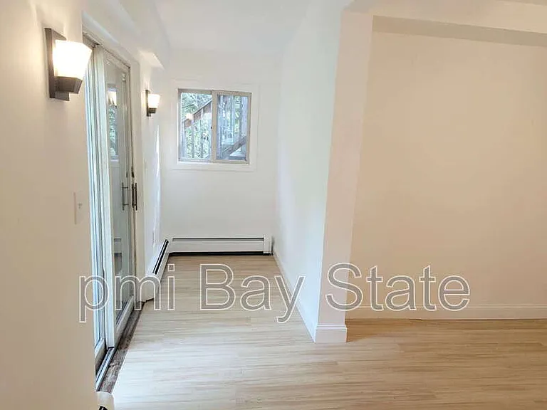 3 Weston St #1 — Photo 16