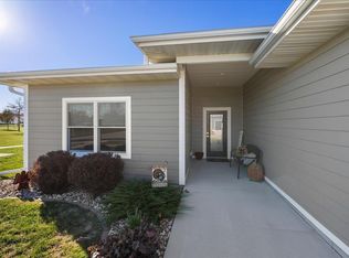 417 Golden Ln, Cedar Falls, IA 50613