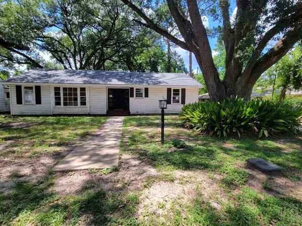 3318 Halsey St, Alexandria, LA 71301