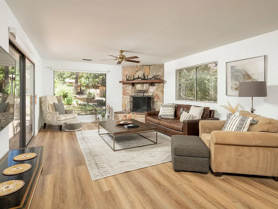 30 Cedar Ct