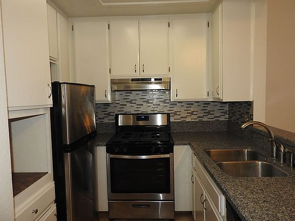 3rd image of 4320 Mentone St APT 6