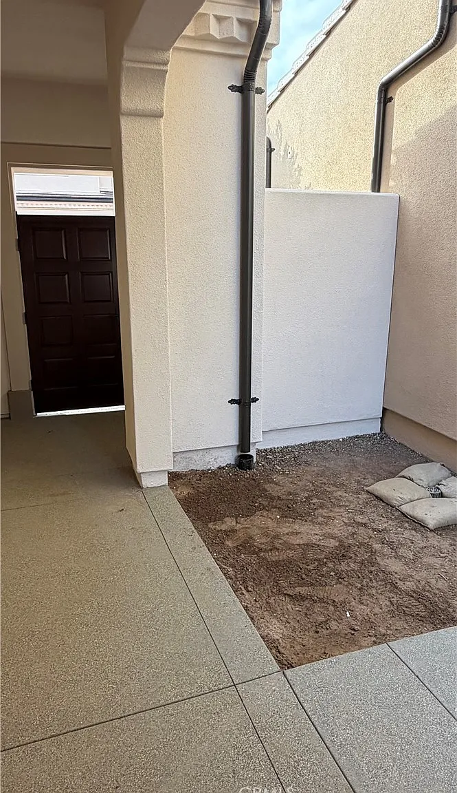 3 bed, 2.5 bath, 1493 sqft, $5,000 — Photo 3