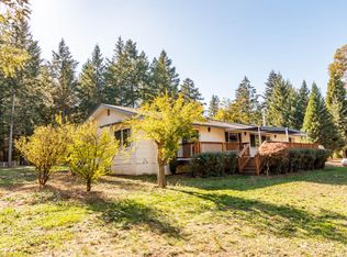 6176 Neill Rd, Grants Pass, OR 97527