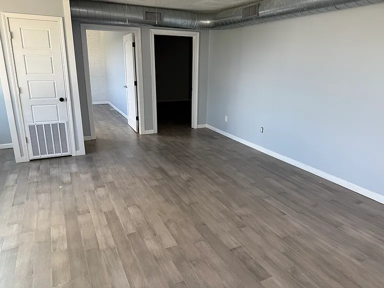 143 Main St N #6 — Photo 11