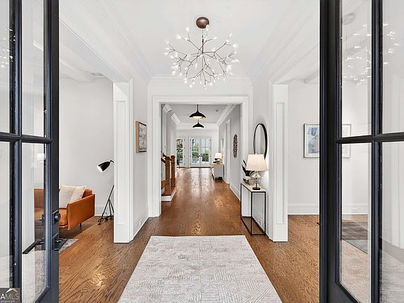 5th image of 4015 Wieuca Rd NE