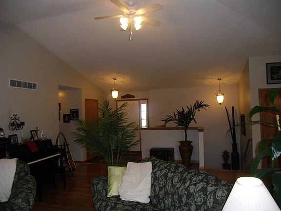 4th image of 288 N Lapham St