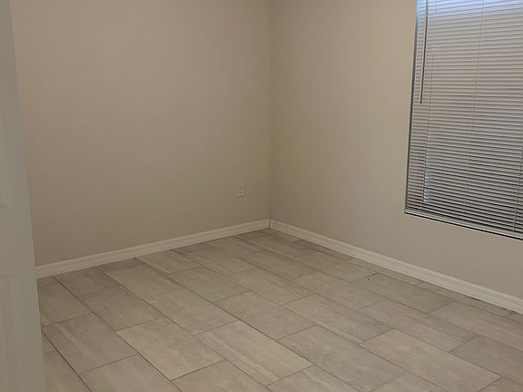 2nd image of 1114 SE 18th Ter