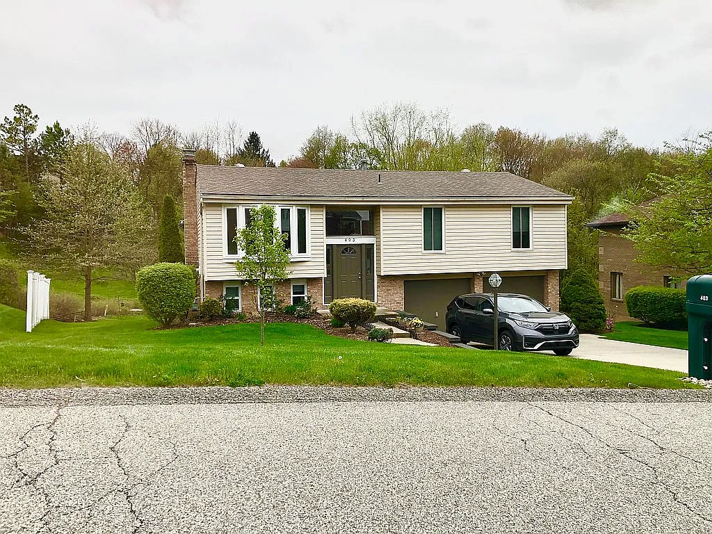 403 Laurelwood Dr photo 1