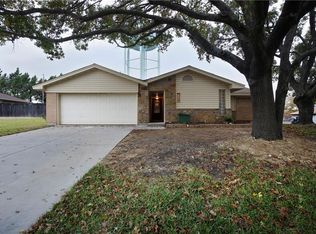 9716 Westpark Dr, Benbrook, TX 76126