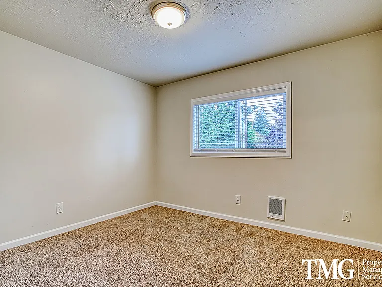 Jackson Court Apartments — Photo 8