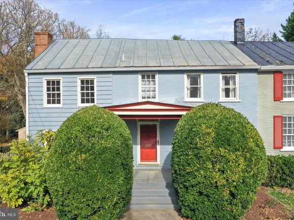 207 W High St, Shepherdstown, WV 25443