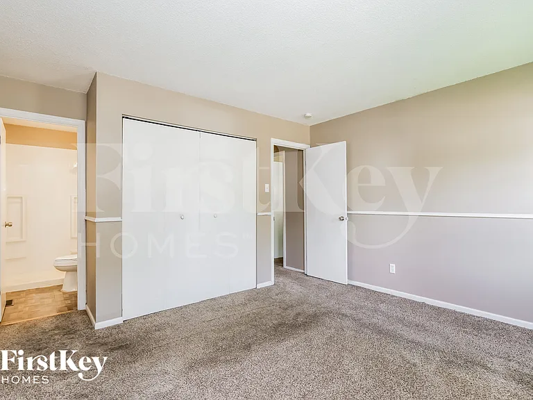 2240 Spoonwood Ln — Photo 10