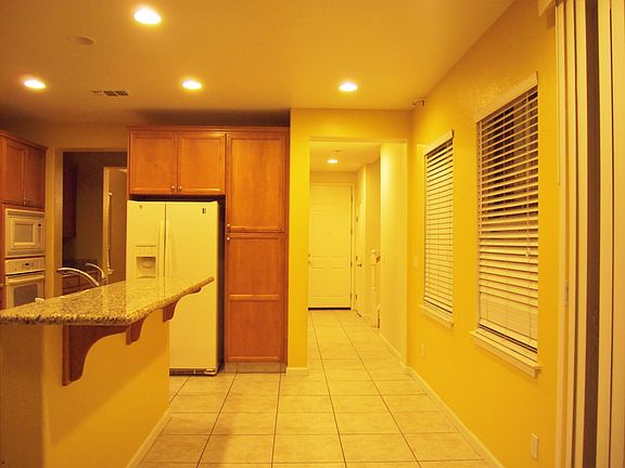 4th image of 120 S Libertad St