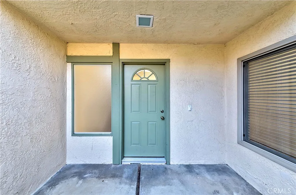 3 bed, 2.5 bath, 1752 sqft, $3,900 — Photo 4
