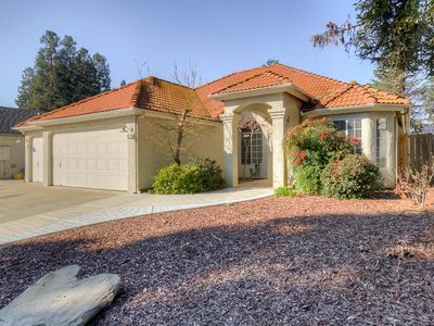 8273 N Yorktown Dr, Fresno, CA, 93720