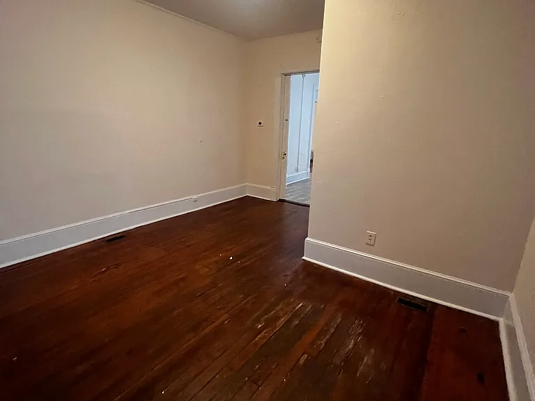 406 Highland Ave SW #2 — Photo 23