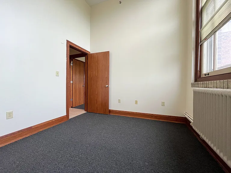257 Lafayette Ave — Photo 10