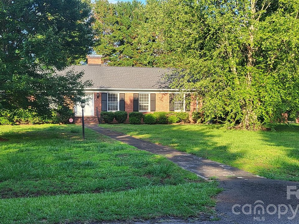 1st image of 1934 Hayes Dr