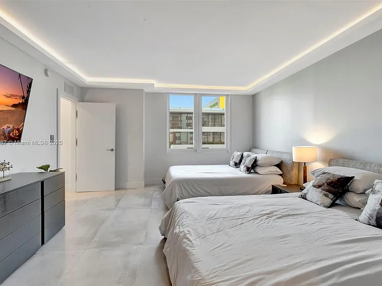 2301 Collins Ave #634 — Photo 9