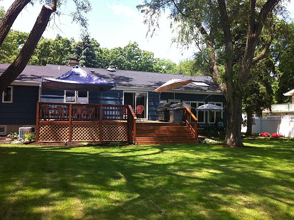 100' lakefront on 1/2 acre