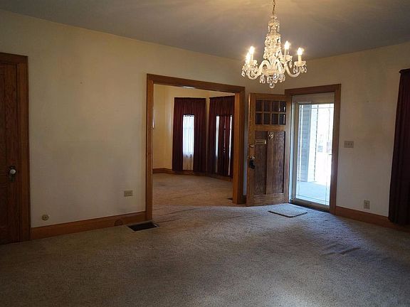 4th image of 2406 Superior Ave