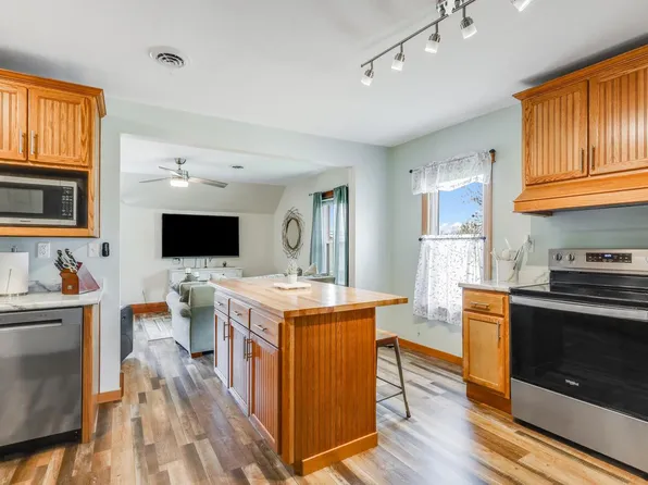 211 E Main STREET, Mishicot, WI 54228