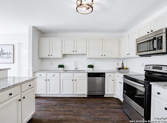 3rd image of 3016 Greenshire Dr