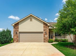 15526 White Oak Dr, South Beloit, IL 61080