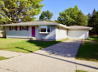 516 Gidley Cir, Grand Haven, MI 49417