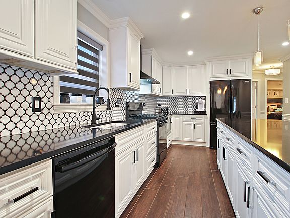 5th image of 9540 S Clifton Park Ave