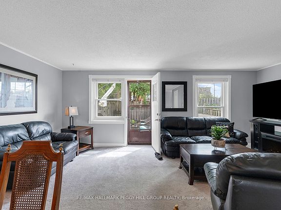 5th image of 233 Innisfil St #4