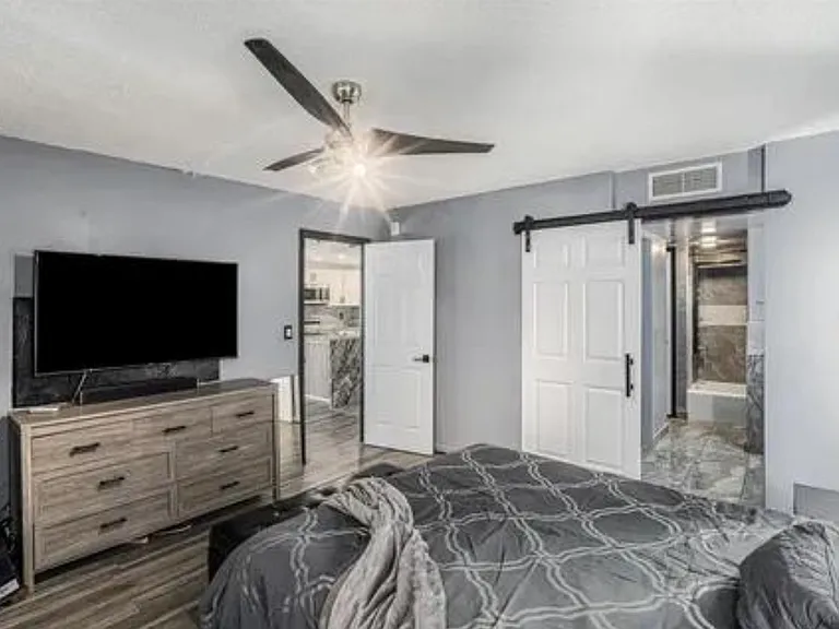2900 Cove Cay Dr — Photo 23