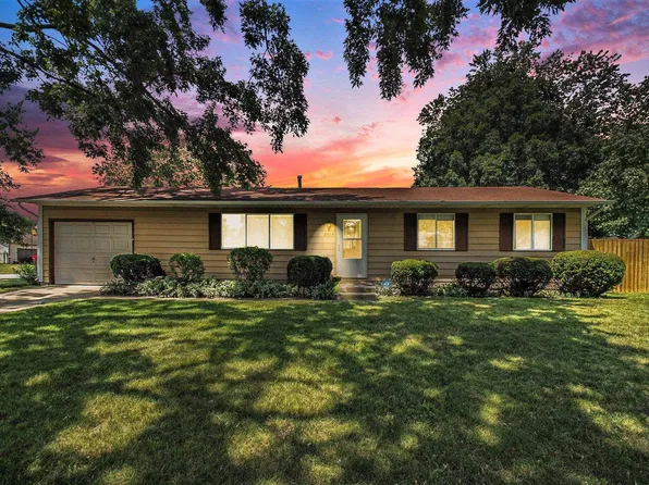 2404 Hummel Dr, Mishawaka, IN 46544