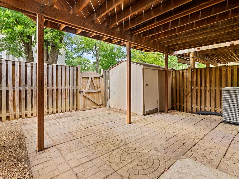 2820 Mozart Dr — Photo 20