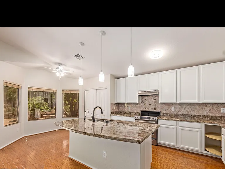 7432 W Aurora Dr — Photo 23