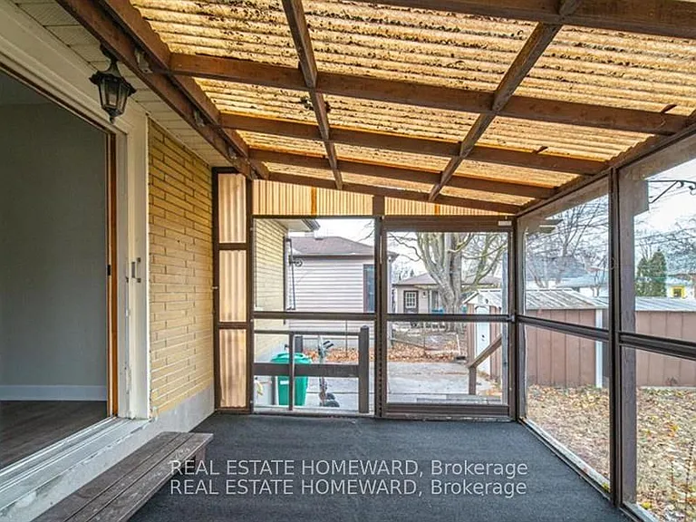 668 Harold Dr — Photo 5