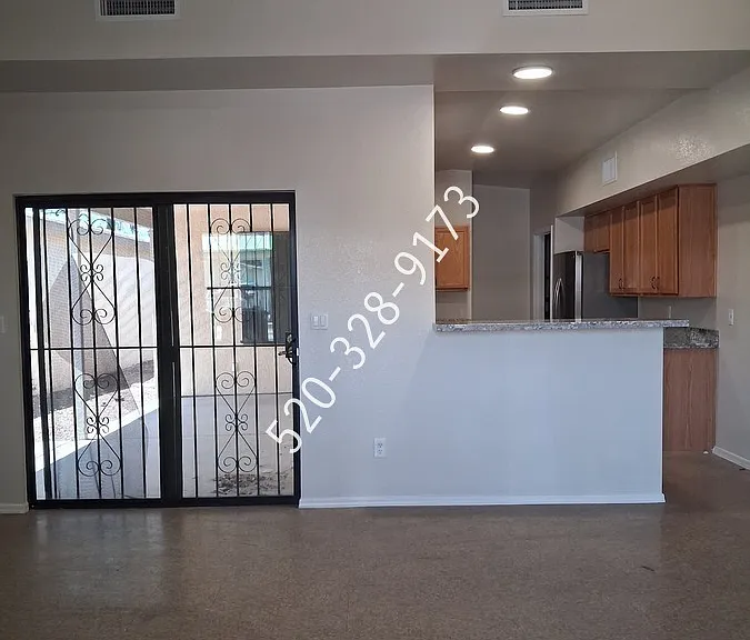 2867 N Tolman Dr — Photo 2