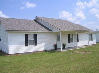 66 Knowles Rd, Ray City, GA 31645