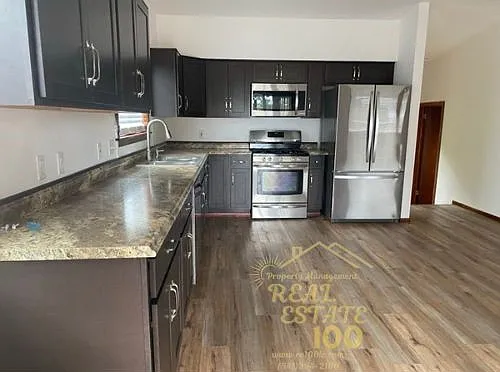 1501 Southeast Oar Avenue 332grn-D - 332grn D — Photo 2