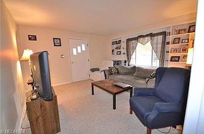 5th image of 10568 Georgia St