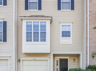 2473 Clover Field Cir, Herndon, VA 20171
