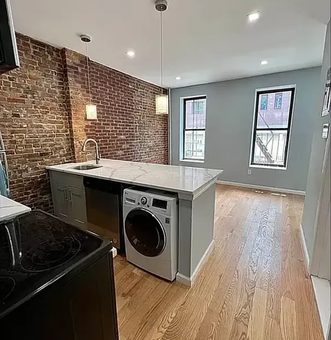 299 Hancock Street — Photo 1